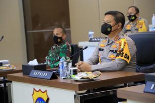 Kapolda Riau Bersama Danrem Serta Danlanud Ikuti Rapim TNI/Polri Tahun 2021 Secara Virtual